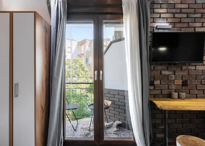 Skra Hideaway In Thessaloniki Center, By Binobi !
