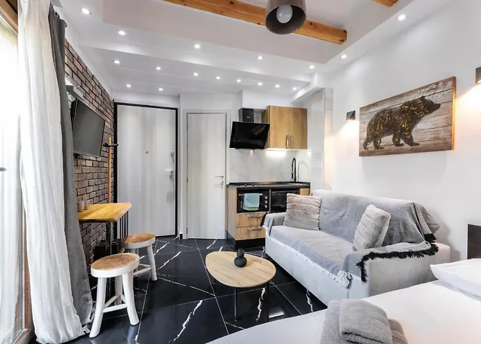 Skra Hideaway In Thessaloniki Center, By Binobi !