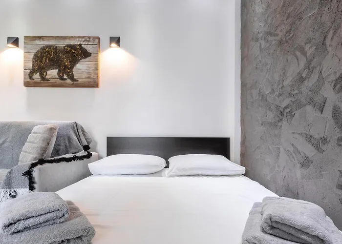 Skra Hideaway In Thessaloniki Center, By Binobi !