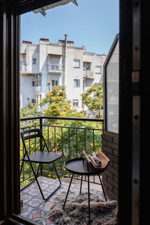Skra Hideaway In Center, By Binobi !
