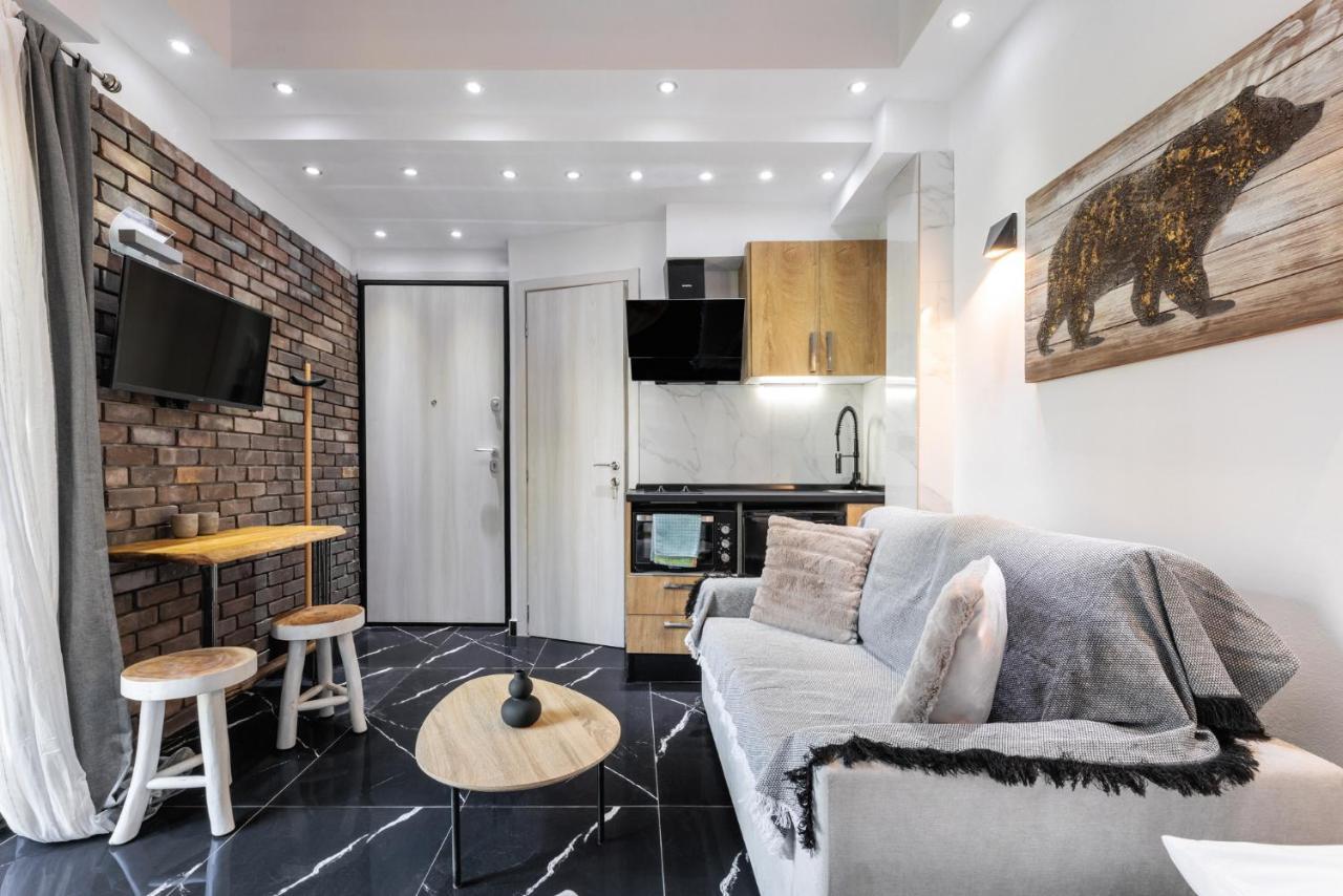 Skra Hideaway In Center, By Binobi ! Salonicco